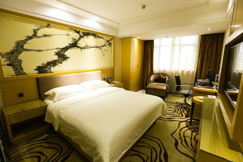 Xinghe Xianjiang Hotel (Railway Station Branch)