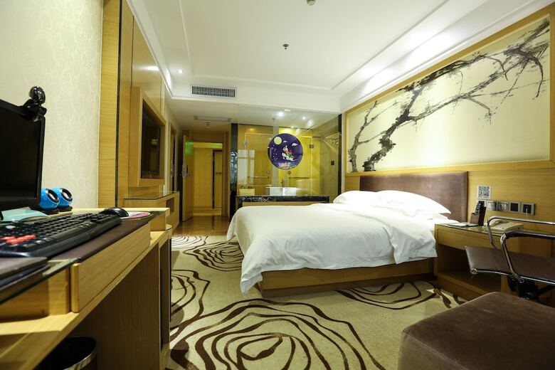 Xinghe Xianjiang Hotel (Railway Station Branch)