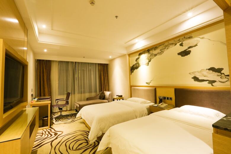 Xinghe Xianjiang Hotel (Railway Station Branch)