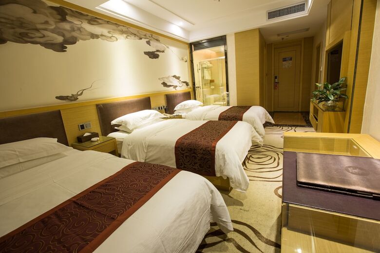 Xinghe Xianjiang Hotel (Railway Station Branch)