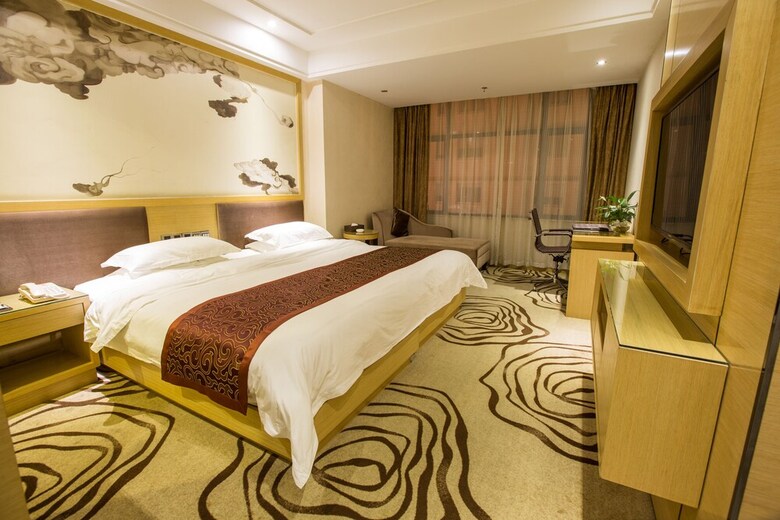 Xinghe Xianjiang Hotel (Railway Station Branch)