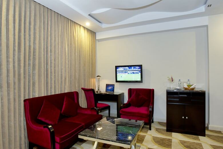 Innotel Luxury Business Hotel