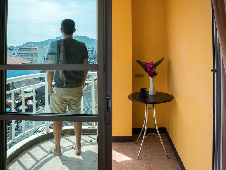 Chomsin Hua Hin Hotel