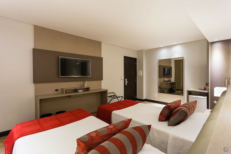 Hotel Faial Prime Su�tes
