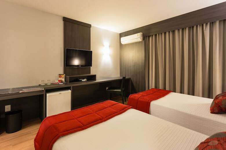 Hotel Faial Prime Su�tes