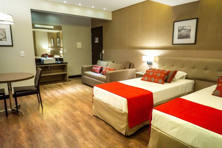 Hotel Faial Prime Su�tes