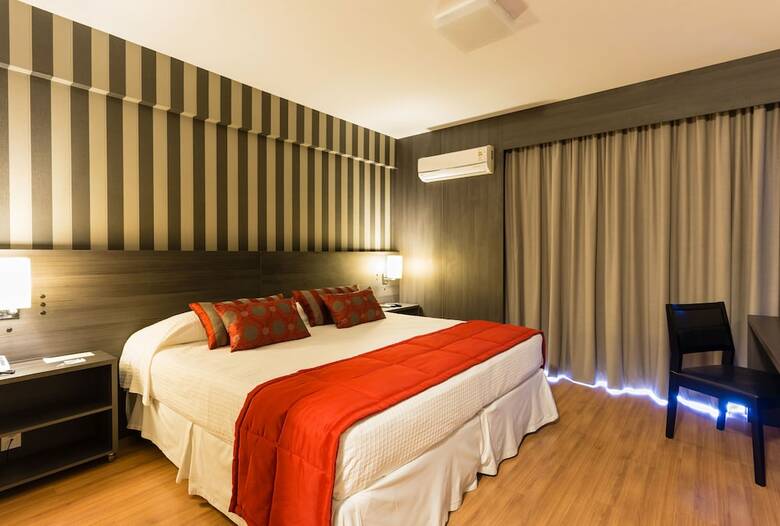 Hotel Faial Prime Su�tes