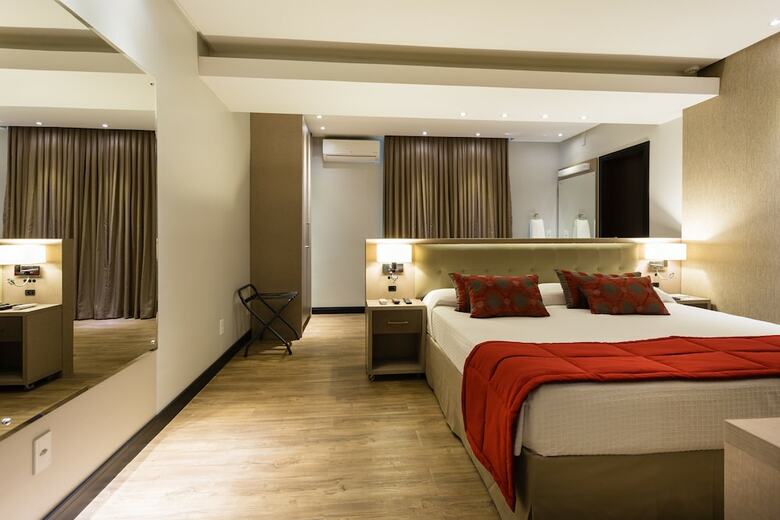 Hotel Faial Prime Su�tes