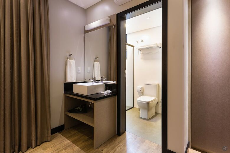 Hotel Faial Prime Su�tes