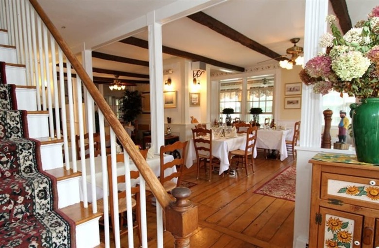 Posada Youngtown Inn & Restaurant