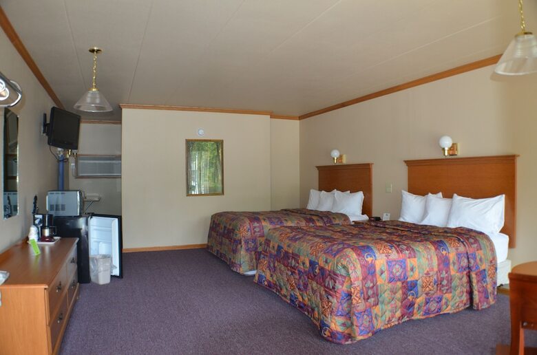 Motel Amber's Inn & Suites