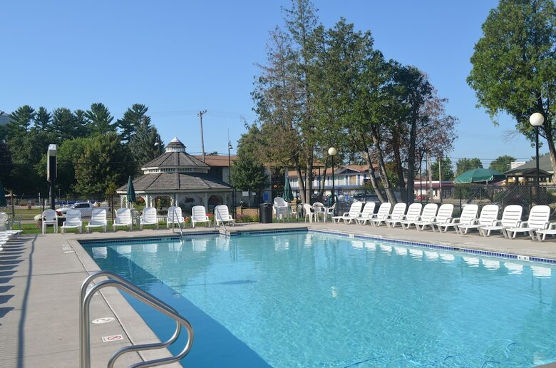 Motel Amber's Inn & Suites