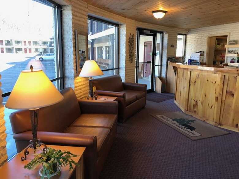 Motel Amber's Inn & Suites
