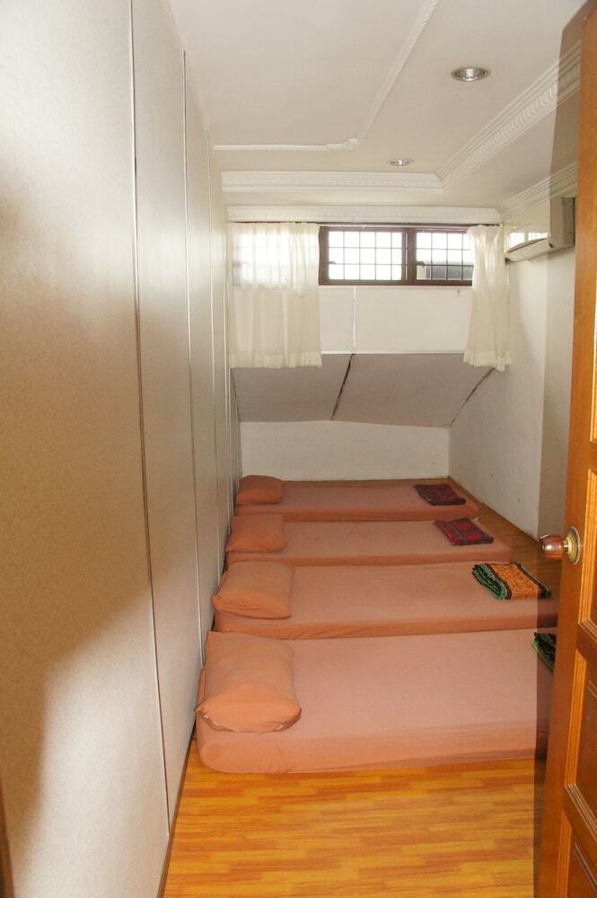 Hostal The Jiong Guesthouse