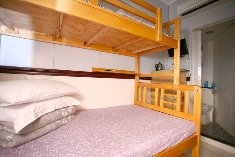 Hostal H.k Commercial Inn - Hostel