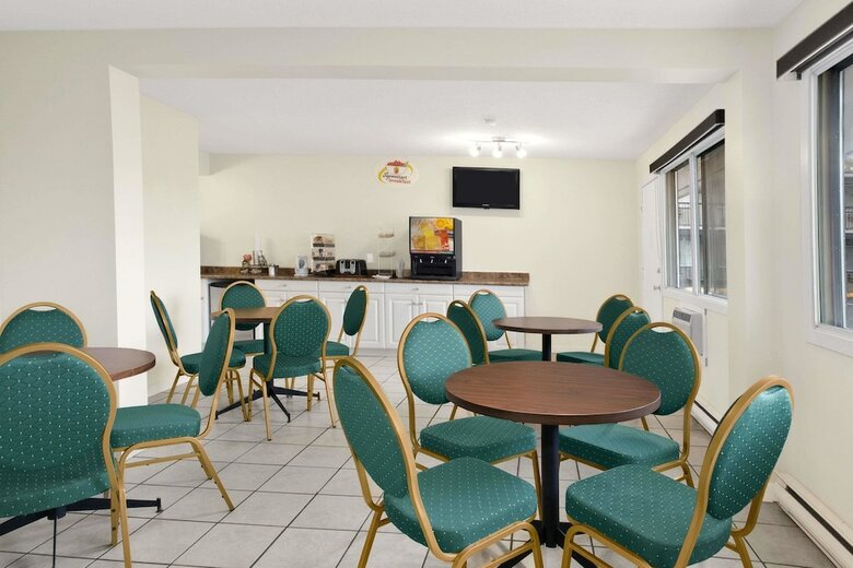 Motel Super 8 By Wyndham Kamloops East