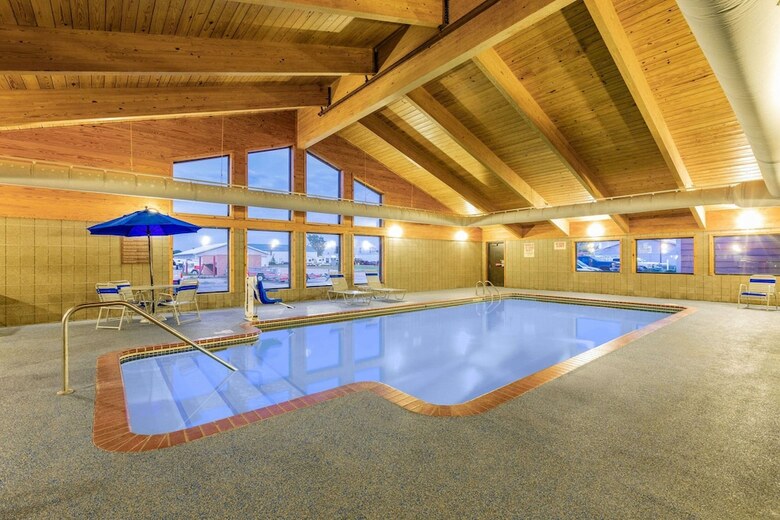 Hotel Americinn By Wyndham Roseau