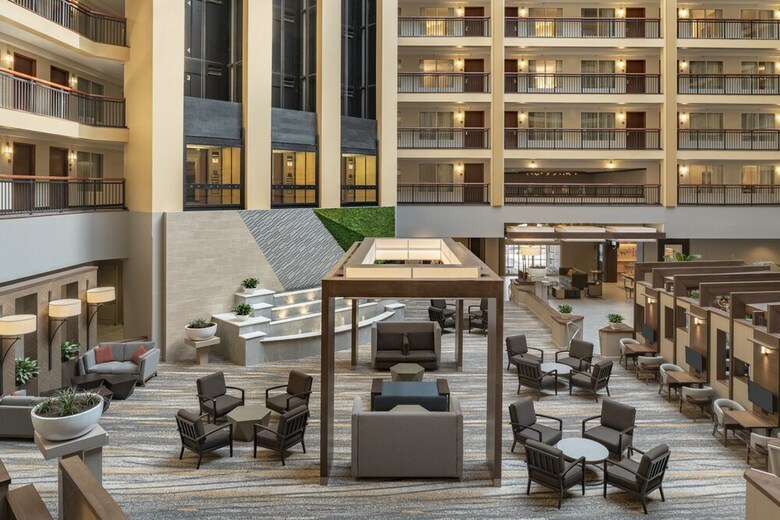 Hotel Embassy Suites Cleveland Rockside