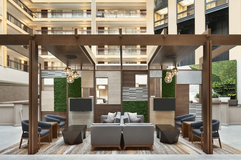 Hotel Embassy Suites Cleveland Rockside