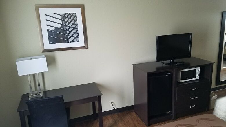 Hotel Quality Inn & Suites