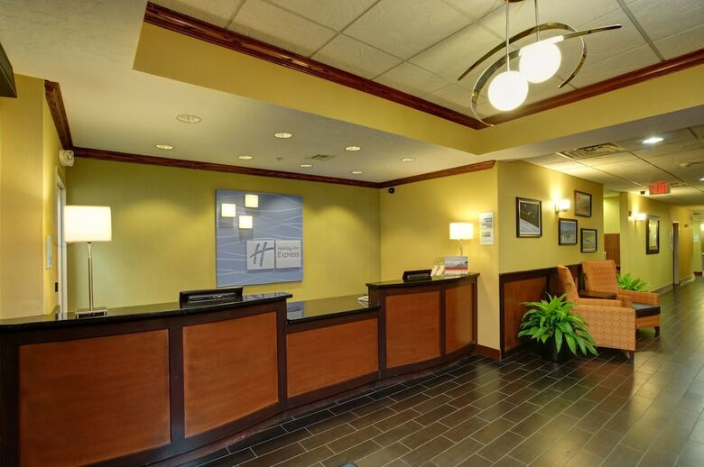 Hotel Holiday Inn Express & Suites Midwest