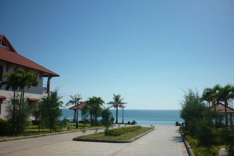 Apartamento L?ng C� Beach Resort