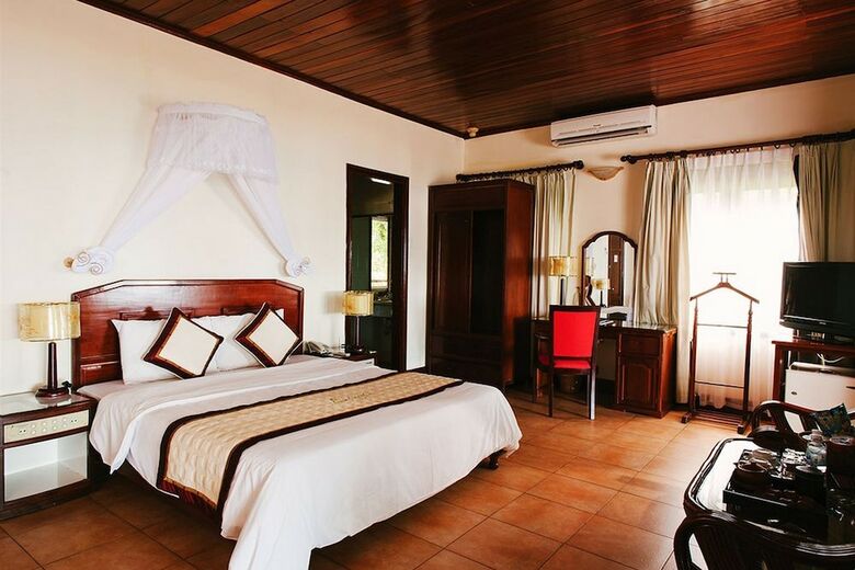 Apartamento L?ng C� Beach Resort