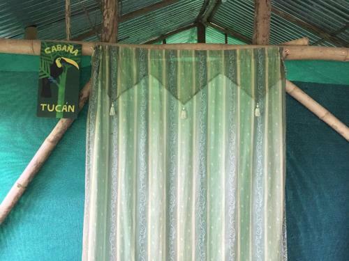 Isla Violin Eco-lodge
