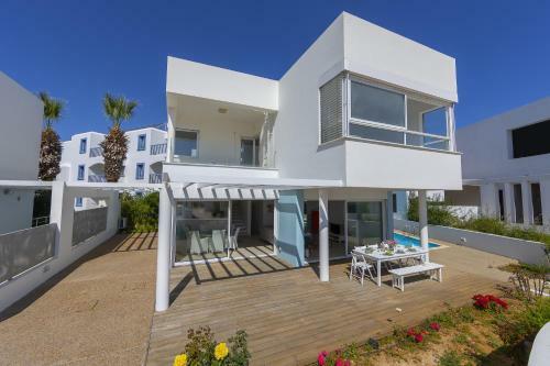 Oceania Villa