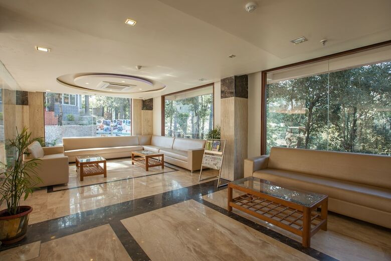 Hotel Sea Hawk Resort