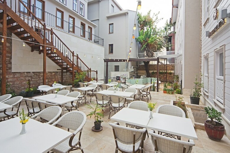 Hotel Azade Premier