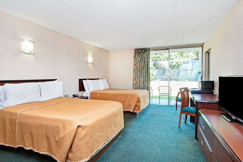 Motel Knights Inn Claremont