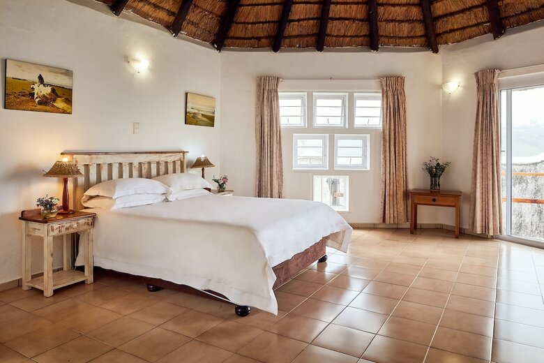 Posada First Group Hole In The Wall