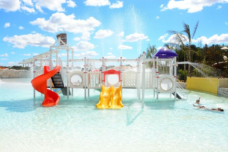 Lagoa Quente Hotel