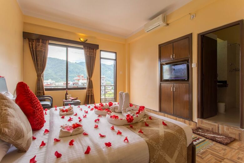 Hotel Peninsula