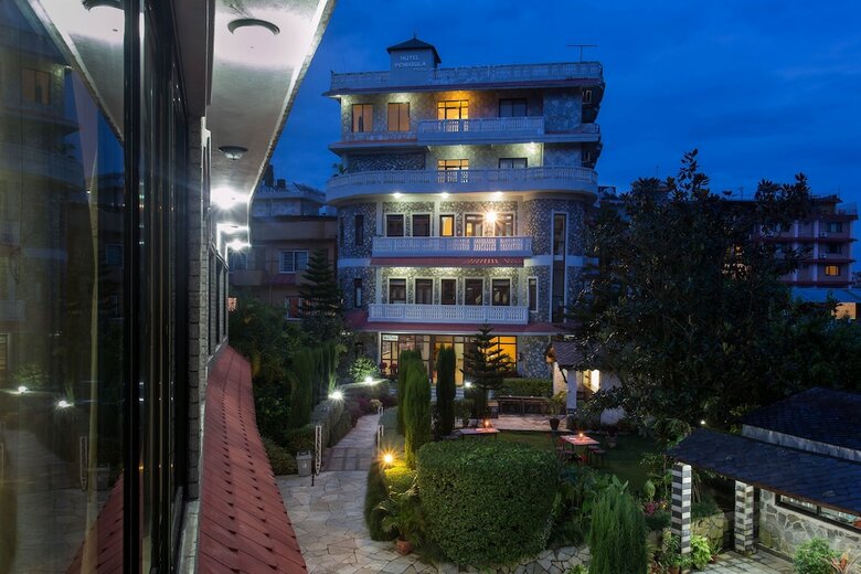 Hotel Peninsula