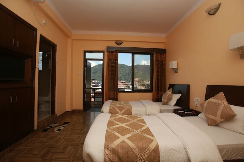 Hotel Peninsula