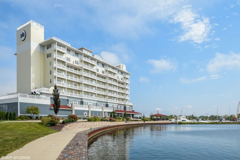 Hotel The Inn At Harbor Shores
