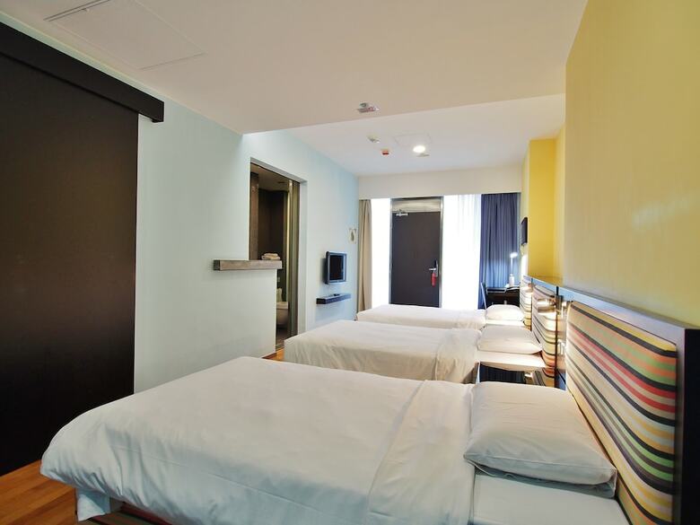 Hotel Y Loft Youth Square