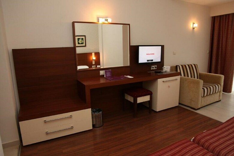 Hotel Queen's Park Le Jardin - All Inclusive