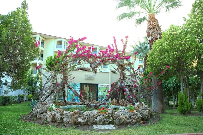 Hotel Queen's Park Le Jardin - All Inclusive