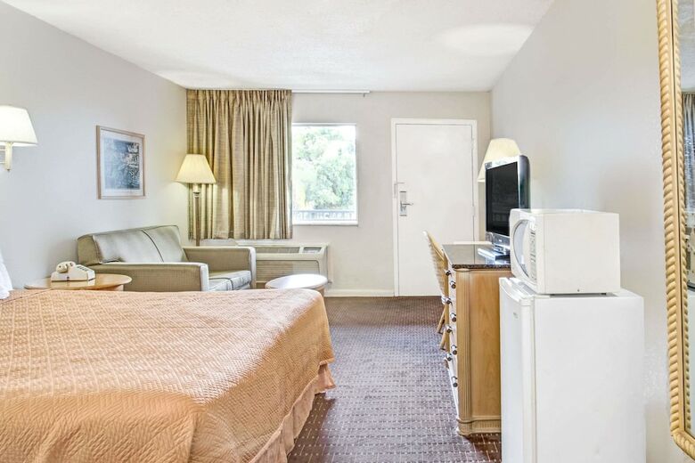 Motel Super 8 By Wyndham Kissimmee