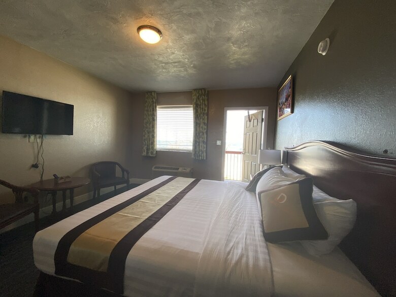 Motel Sandals Inn