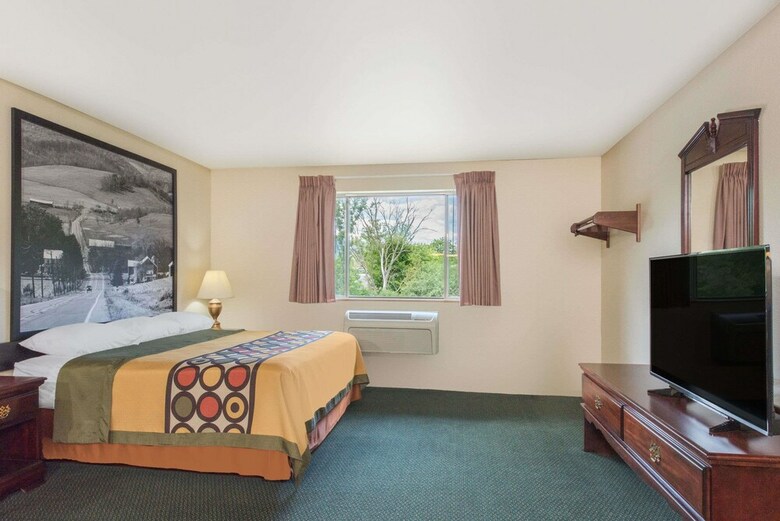 Motel Super 8 By Wyndham Burnham/lewistown