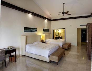 Hotel Casa Colonial Beach & Spa