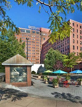 Hotel Eastland Park