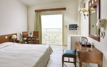 Iris Beach Hotel