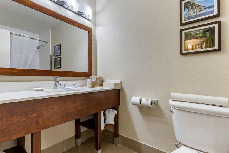 Hotel Comfort Inn University