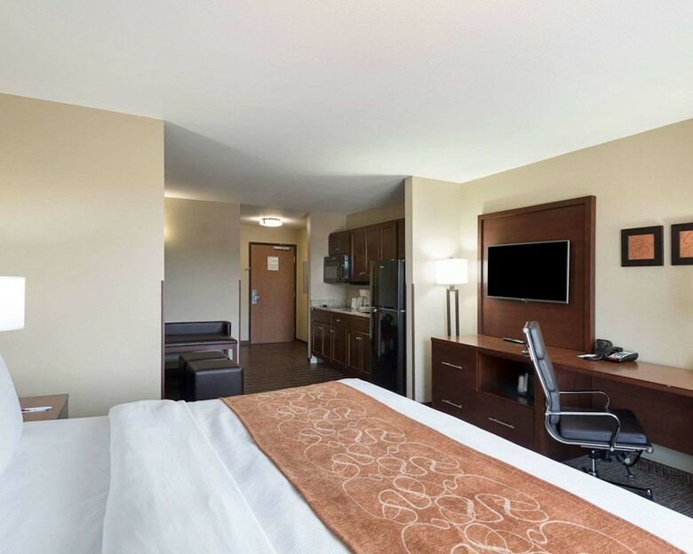 Hotel Comfort Suites Bridgeport - Clarksburg