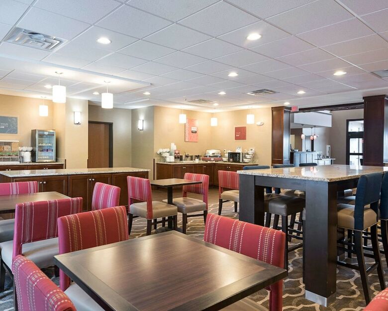 Hotel Comfort Suites Bridgeport - Clarksburg
